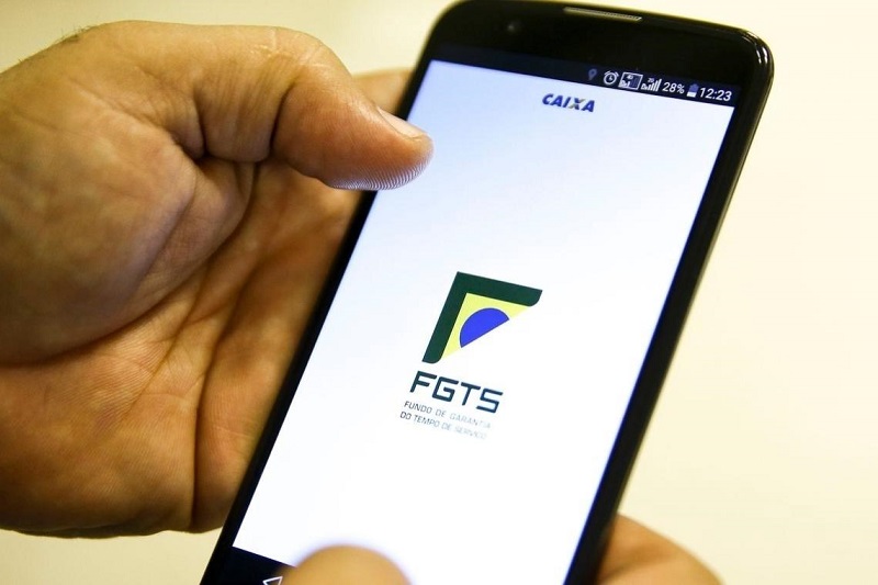 Imagem do aplicativo do FGTS na tela do smartphone